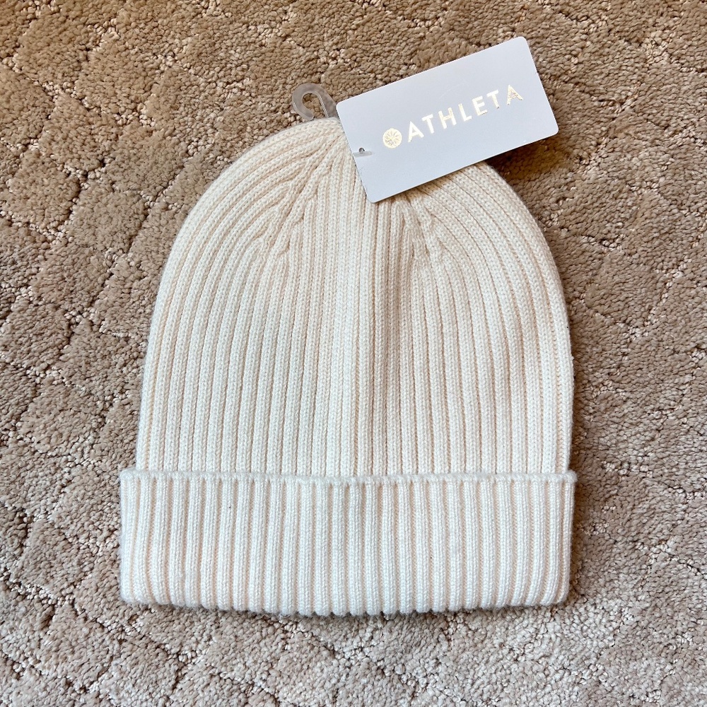 Athleta Tahoe beanie Ivory New With Tags